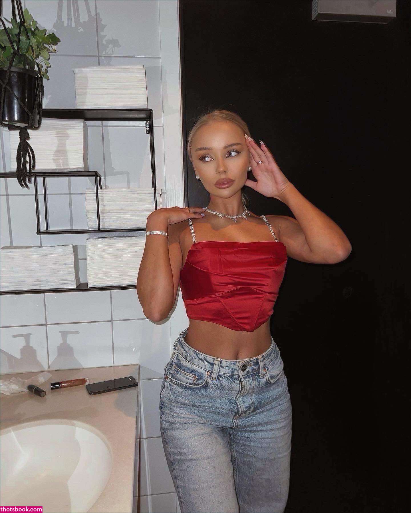 Lisa Pedersen Photo #21