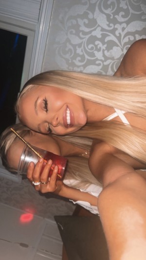 Lisa Pedersen Photo #35