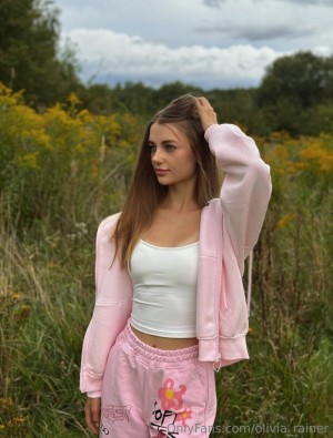 Olivia Rainer Photo #6