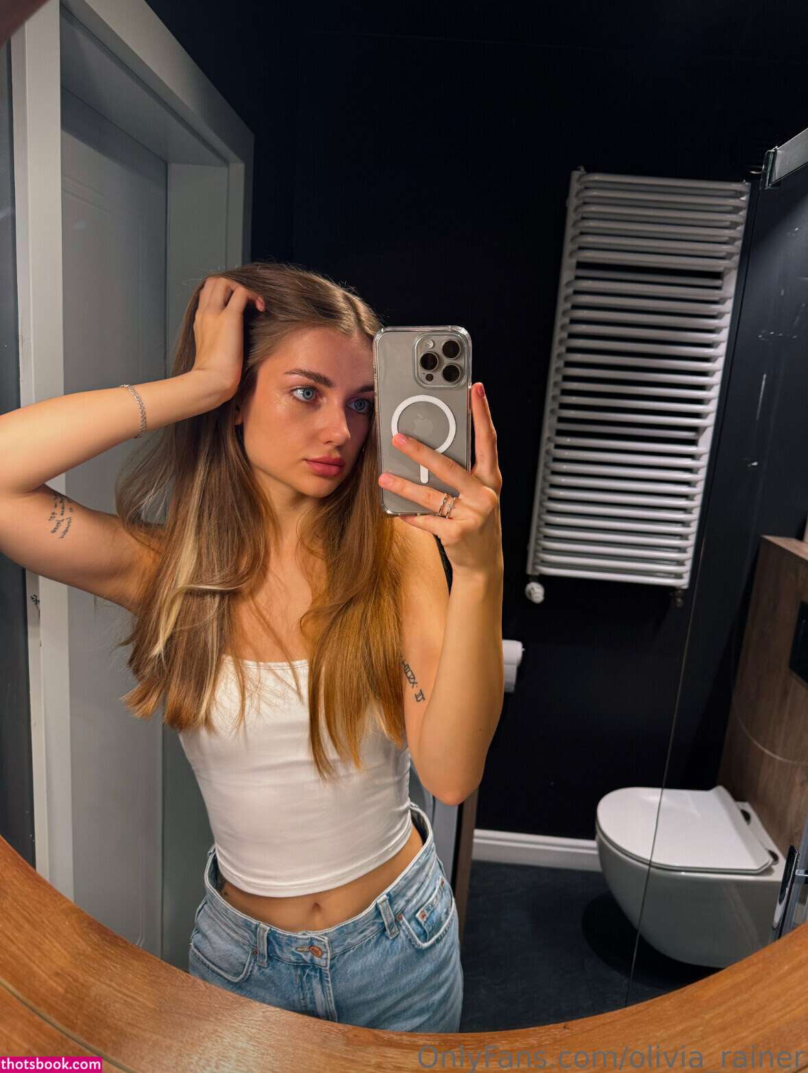 Olivia Rainer Photo #12