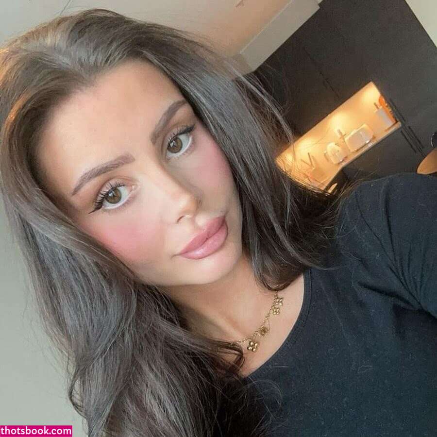 itsmollyofficial Photo #10