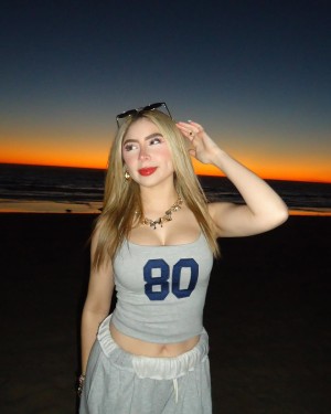 Karen Torres Photo #14