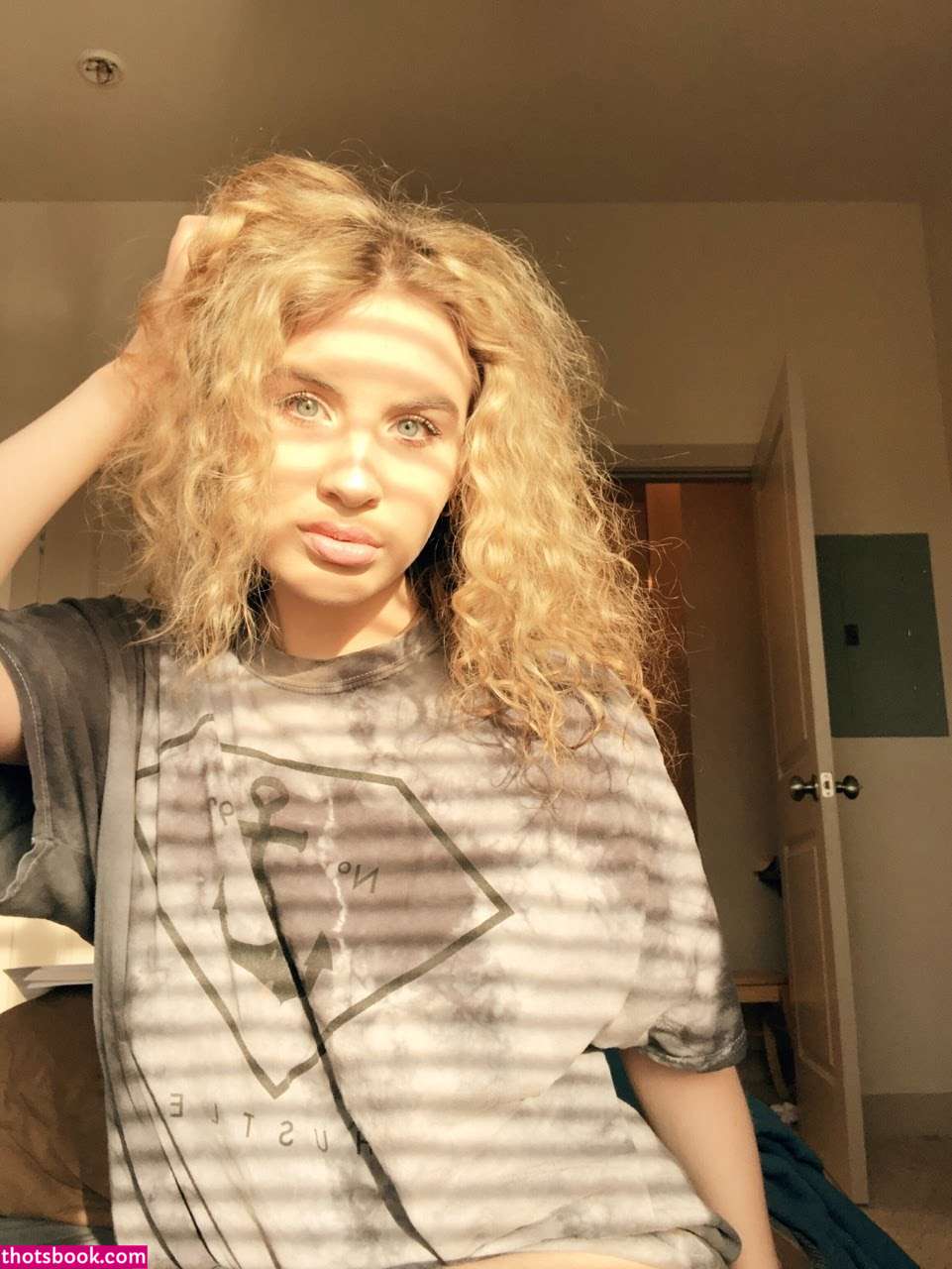 Blondesquats Photo #27