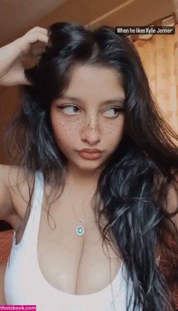 Rashi Singh Photo #19