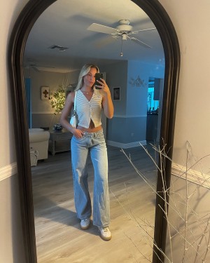 Sarah Abbott Photo #8