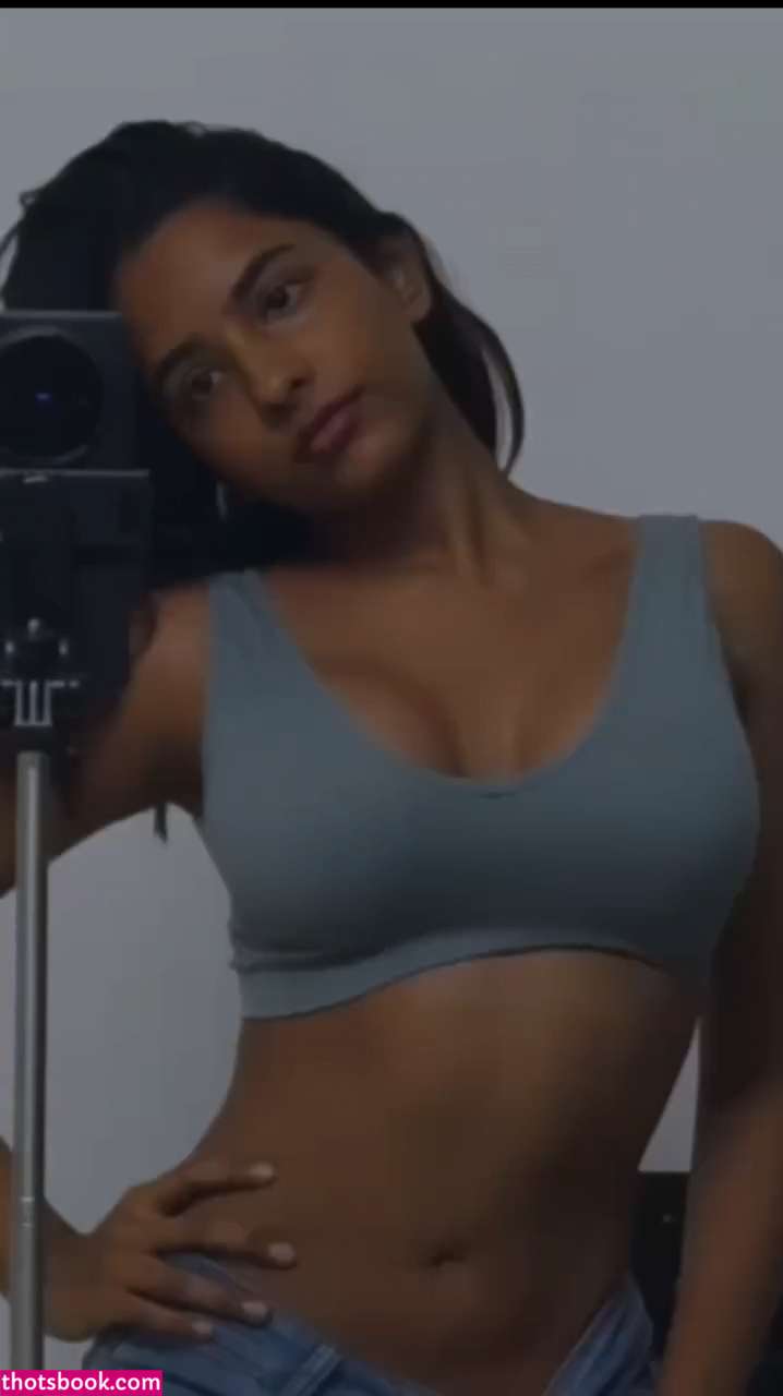 Aurora Sinclair Photo #9