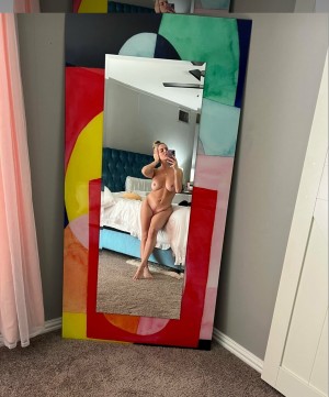 Elena Davies Photo #28