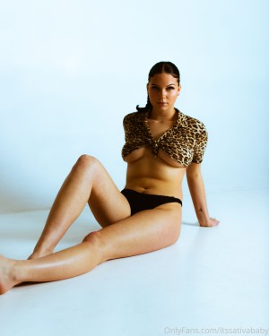 Sativa Siren Photo #21