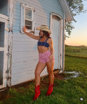 nikkidoyon Photo #23