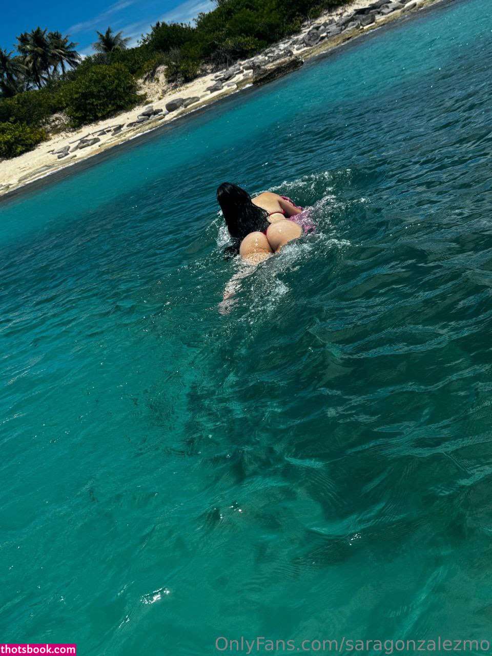 Sara Gonzales Photo #32