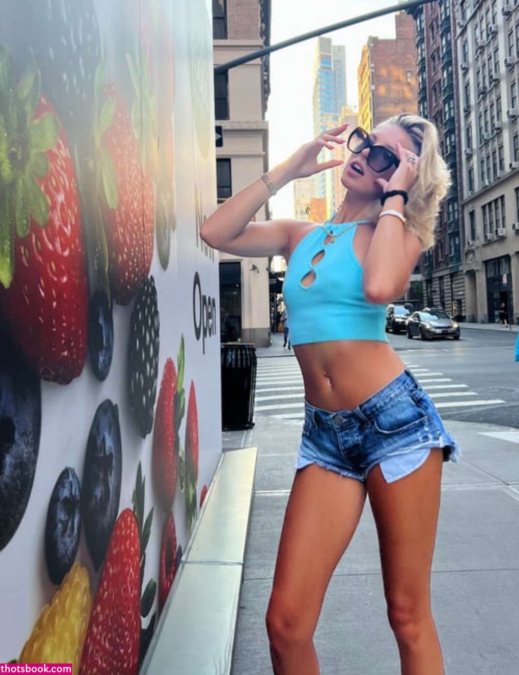 Erin Naylor Photo #7