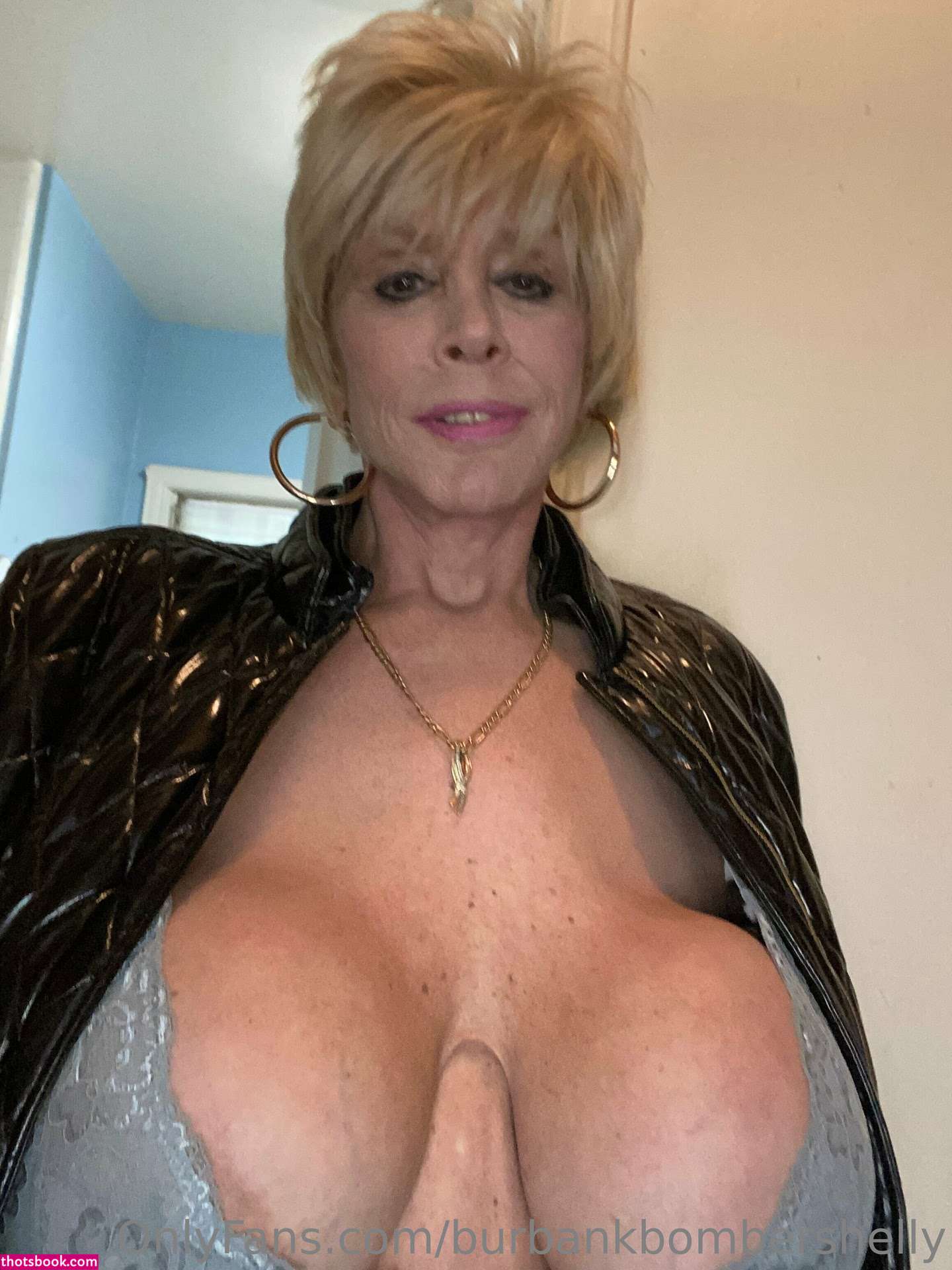 burbankbombershelly Photo #4