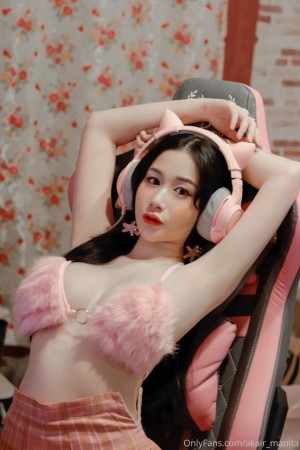 Akair Manita Photo #25