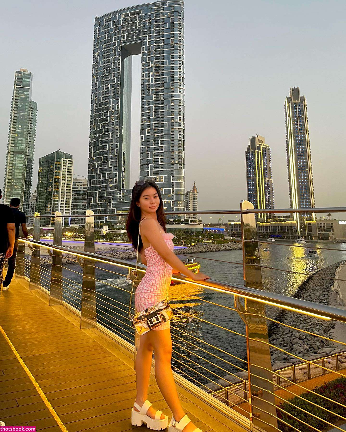 Izel Palacio Photo #8