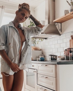 Amanda Essen Photo #20