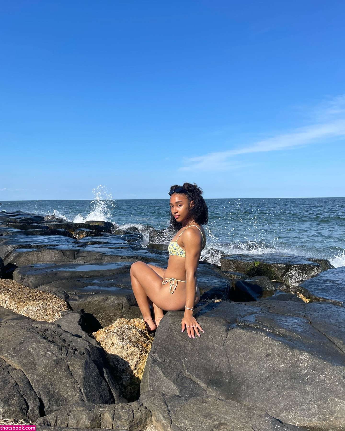 Ayri Renee Photo #6