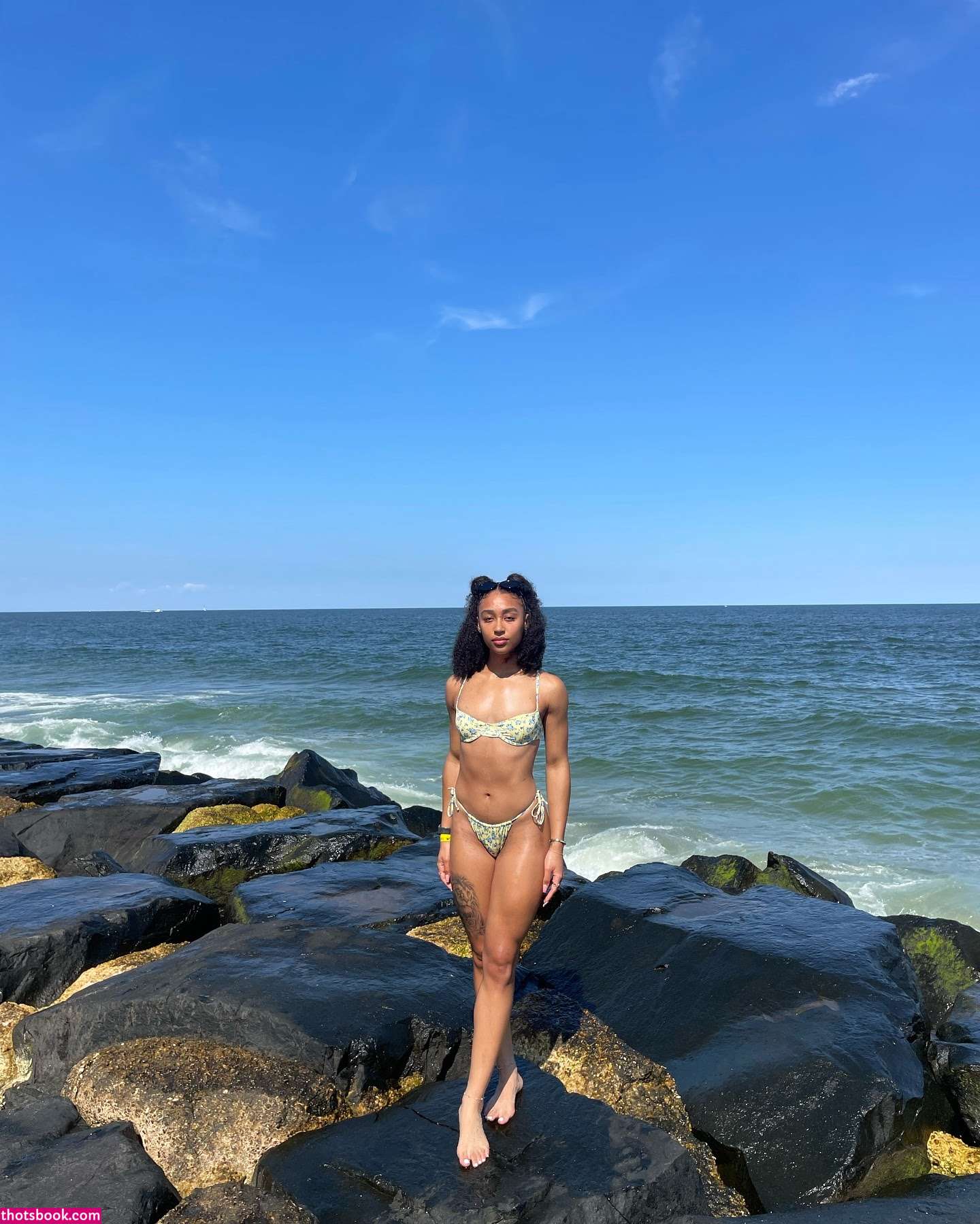 Ayri Renee Photo #7