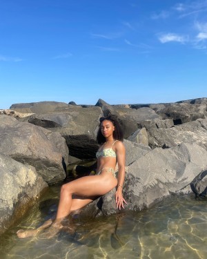 Ayri Renee Photo #9