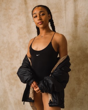 Ayri Renee Photo #19
