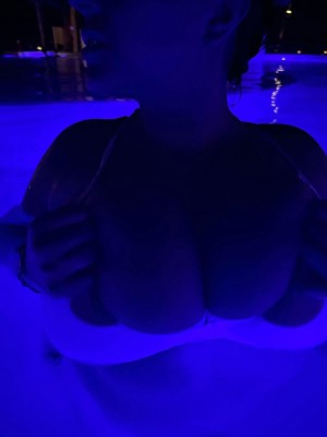 Charlotte Godoy Photo #10