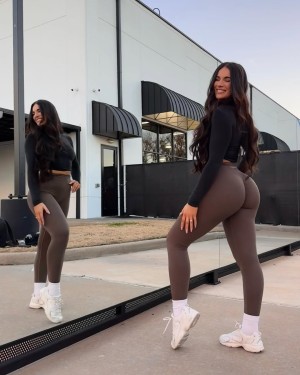 Makayla Anisa Photo #24