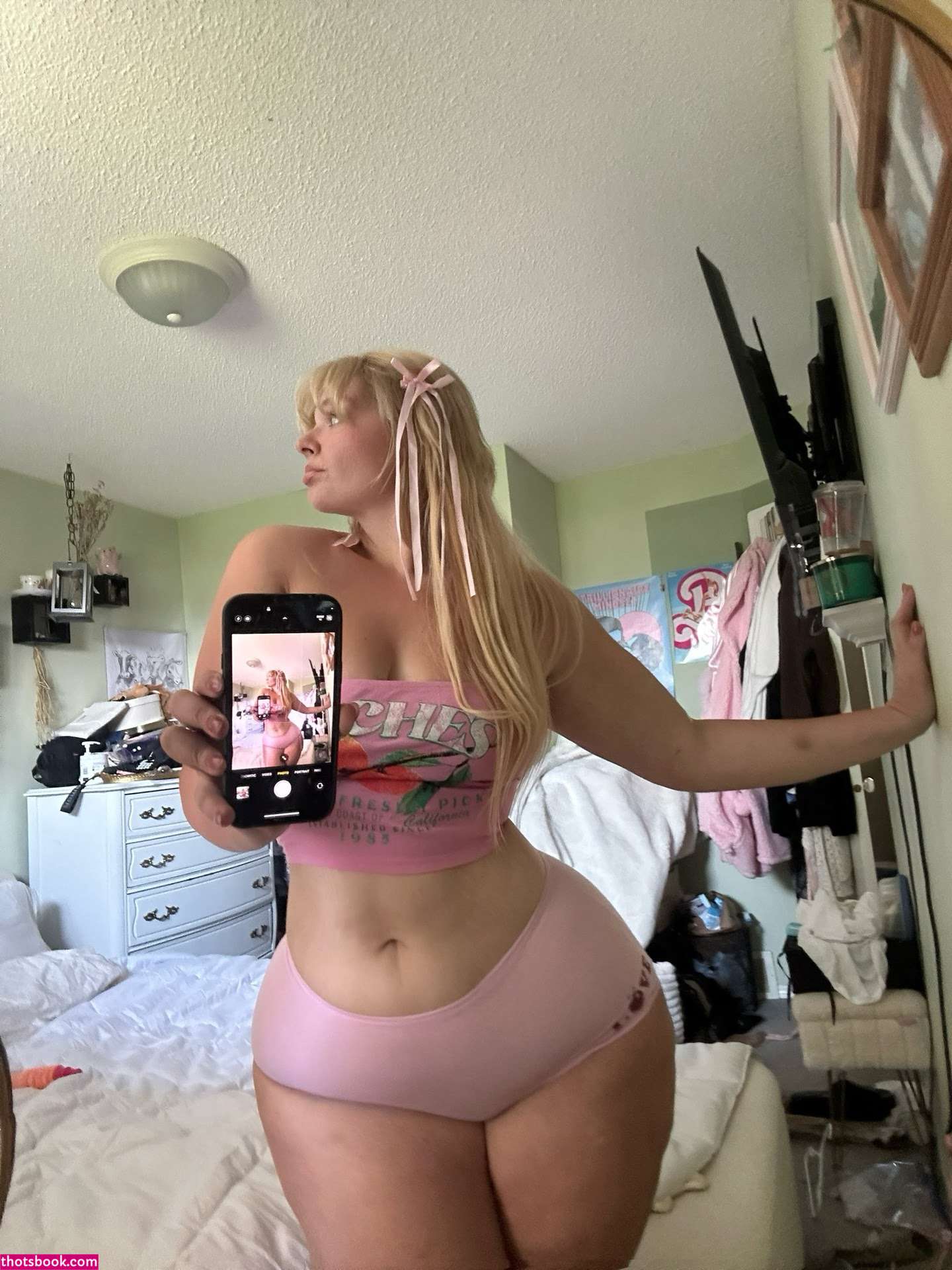 Boyeaterrr Photo #11