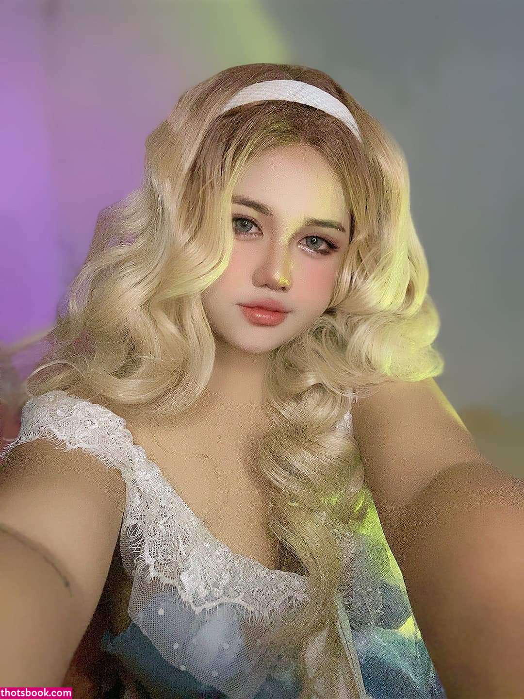 Charlotte Linlin Photo #7