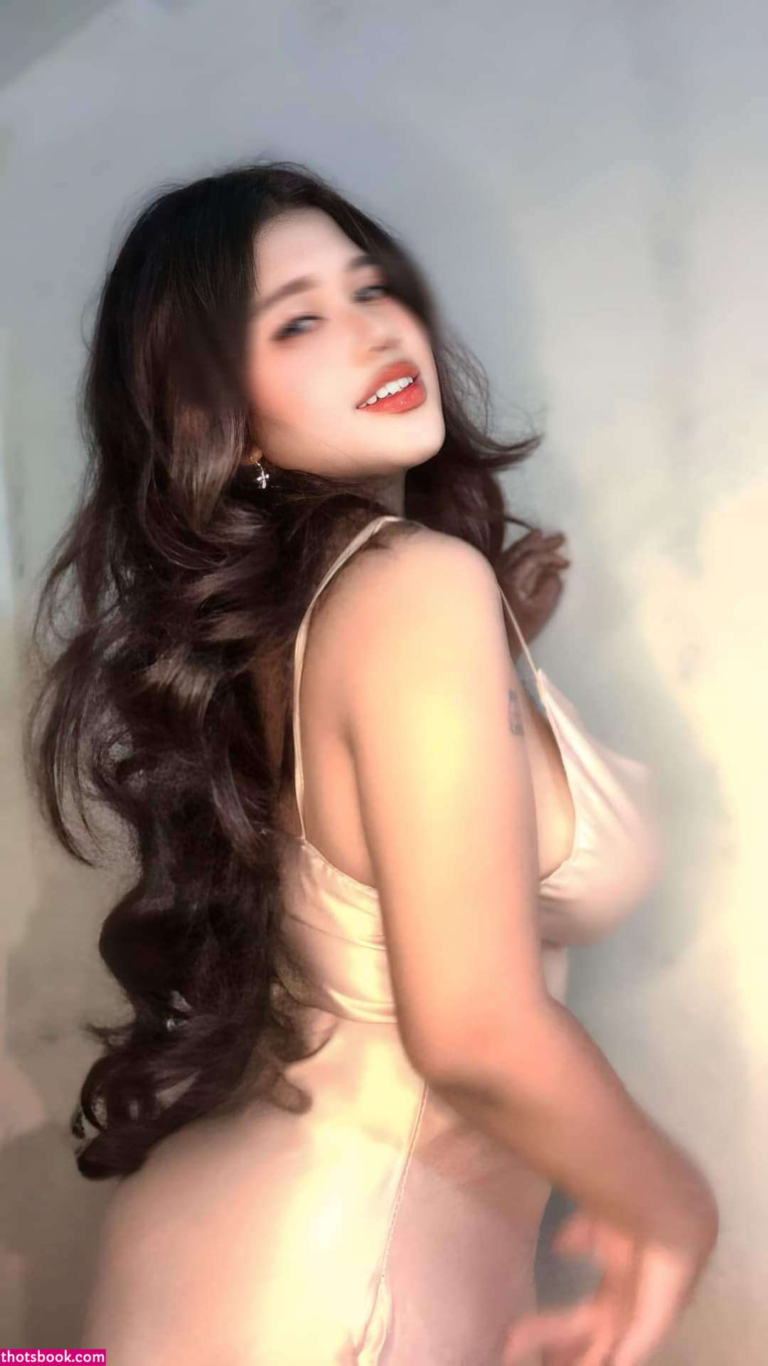 Charlotte Linlin Photo #17