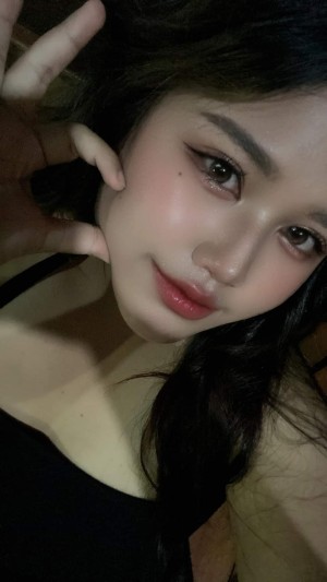 Charlotte Linlin Photo #21