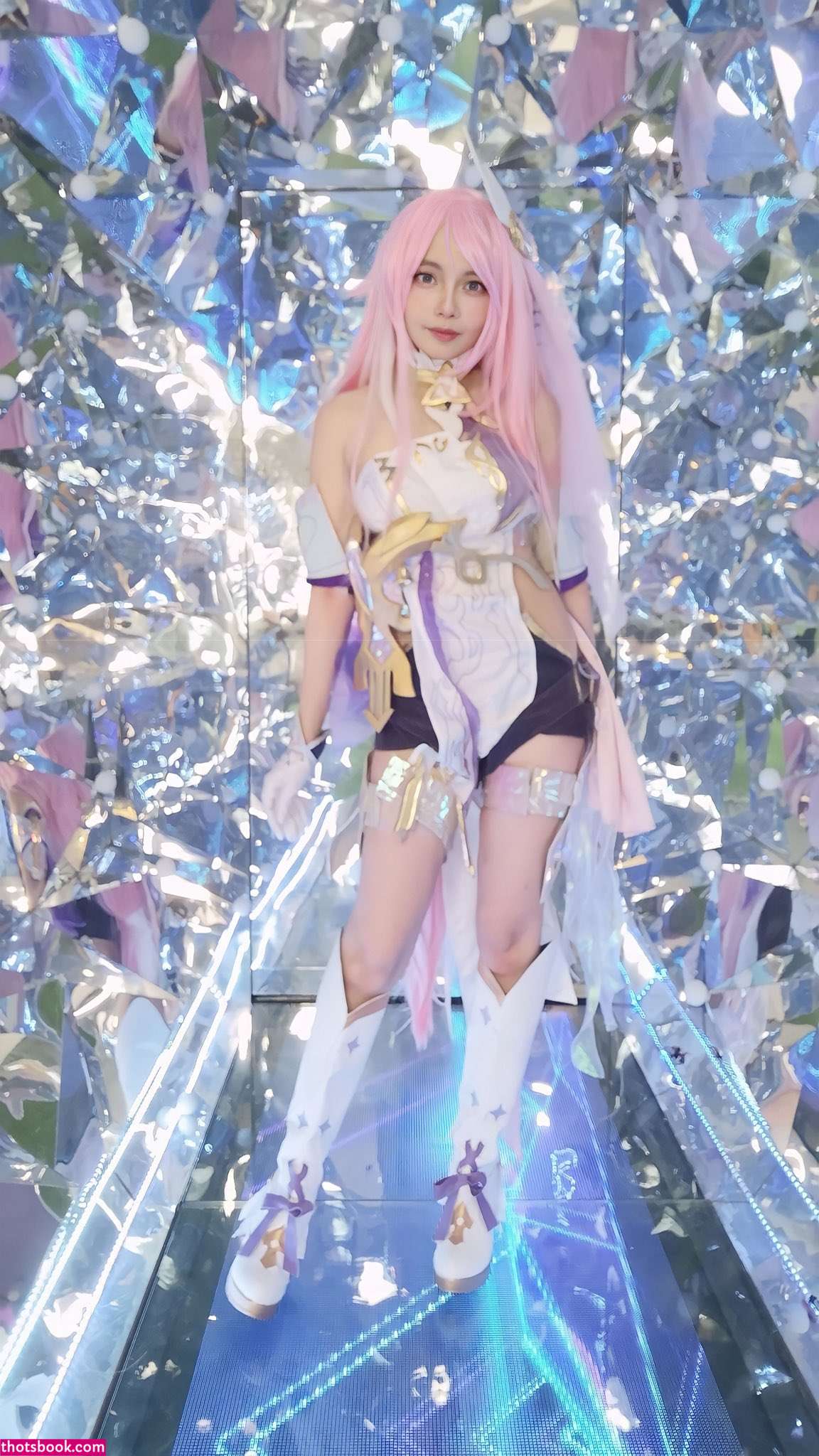 luckyeliee Photo #4
