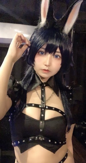 Yomicos0909 Photo #8