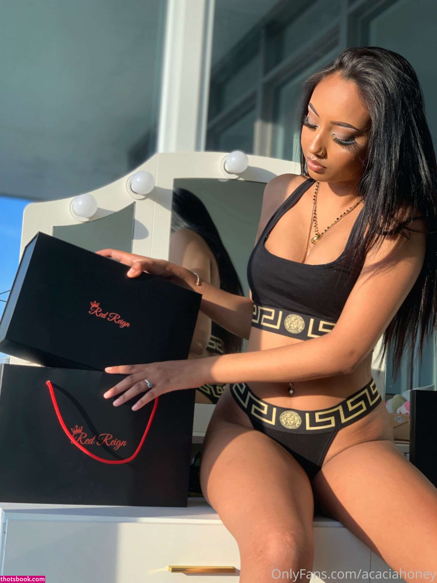 Acaciahoney Photo #5