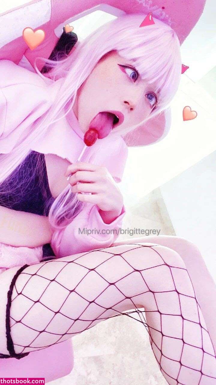 Brigitte Grey Photo #12