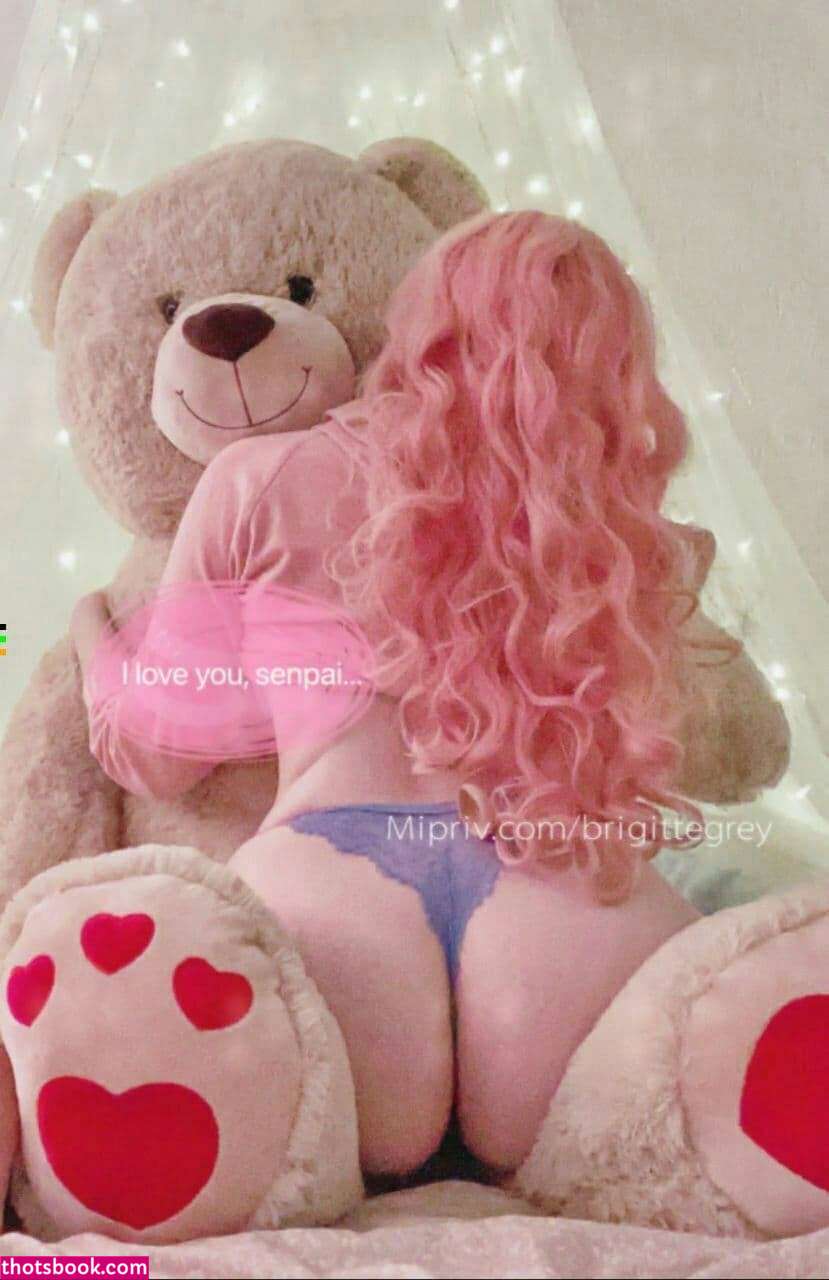 Brigitte Grey Photo #18