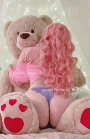 Brigitte Grey Photo #18