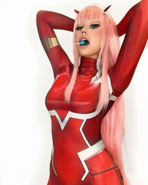 Nikki Barlowe Photo #8