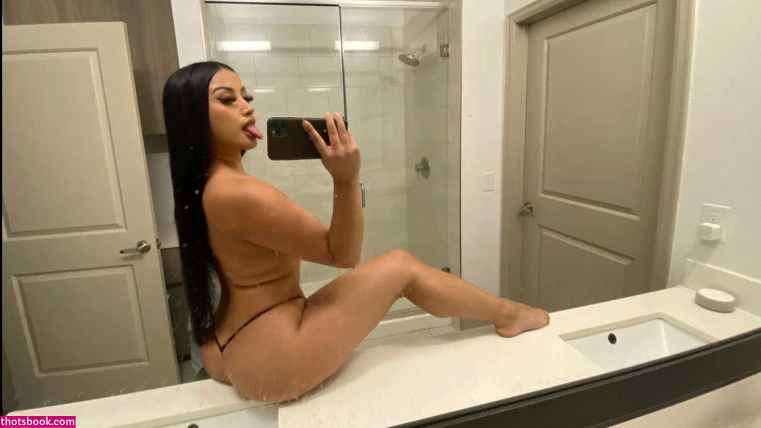 Sarahsoho Photo #12