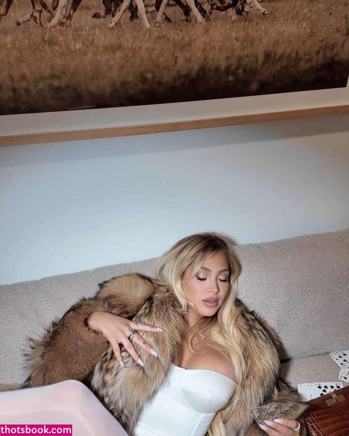 Andrea Celina Photo #12