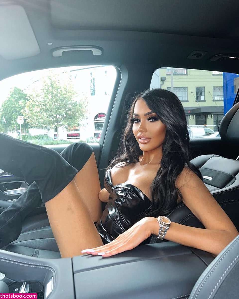 Yasmine Eve Photo #2