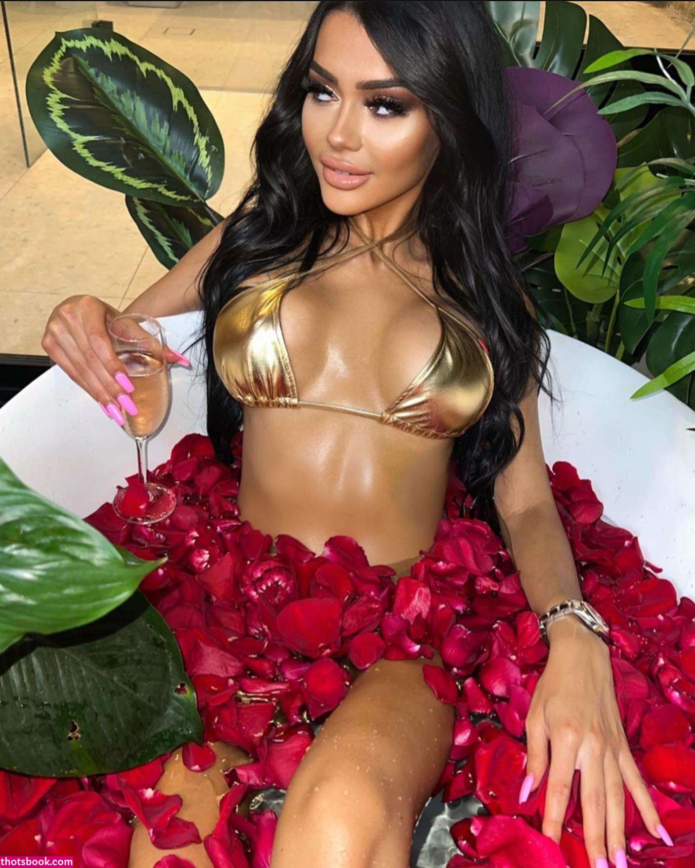 Yasmine Eve Photo #9