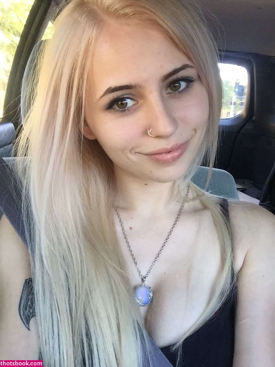 Yungmallory Photo #9