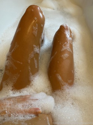 hollyrobinson16 Photo #13