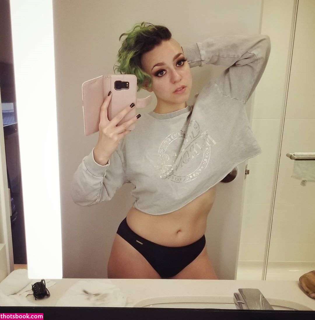 Sarah Rebel Photo #19