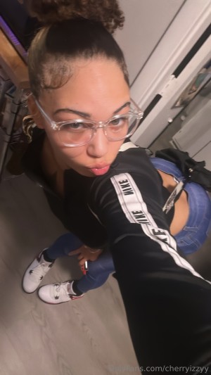 cherryizzyy Photo #18