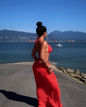 Thu Pham Photo #6