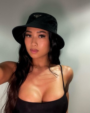 Thu Pham Photo #26