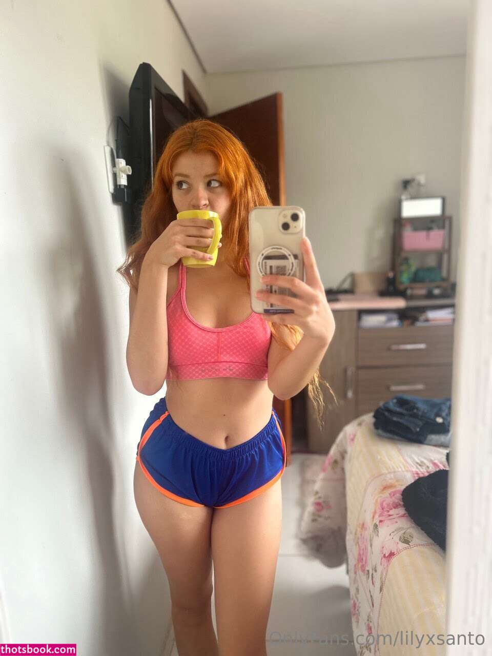 lilyxsanto Photo #3