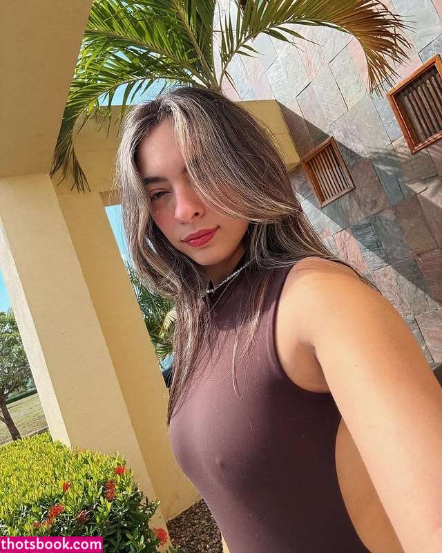 Anais Molina Photo #11