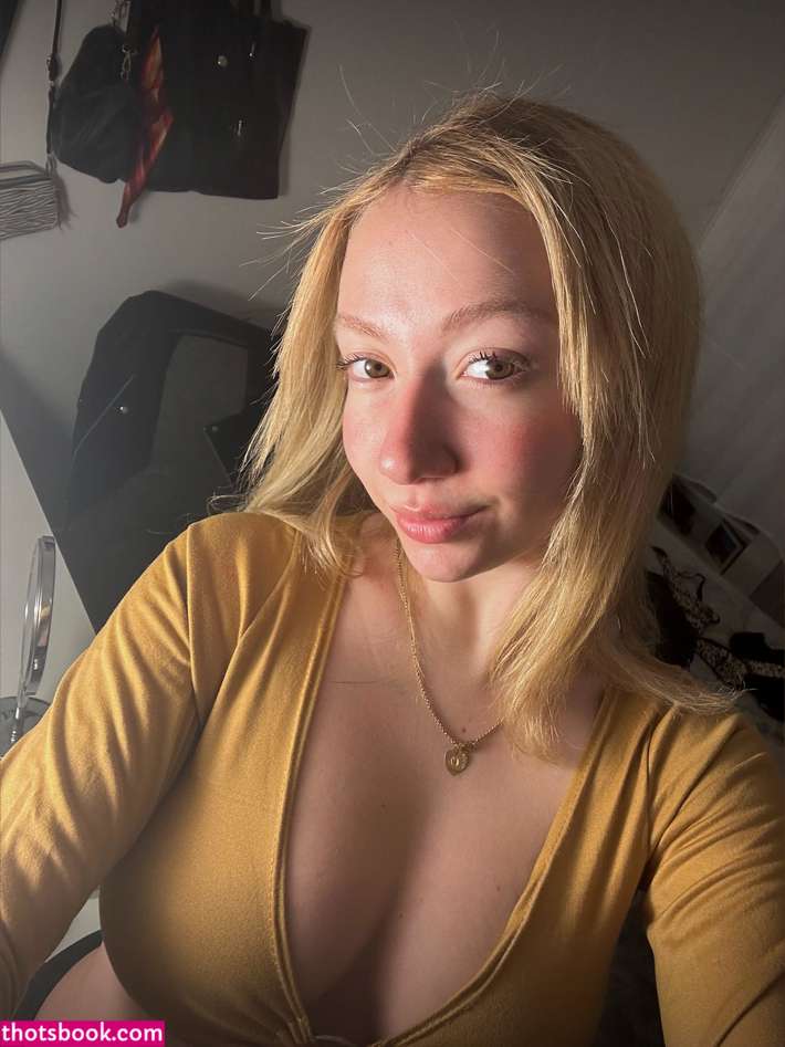 xmaddybee Photo #2