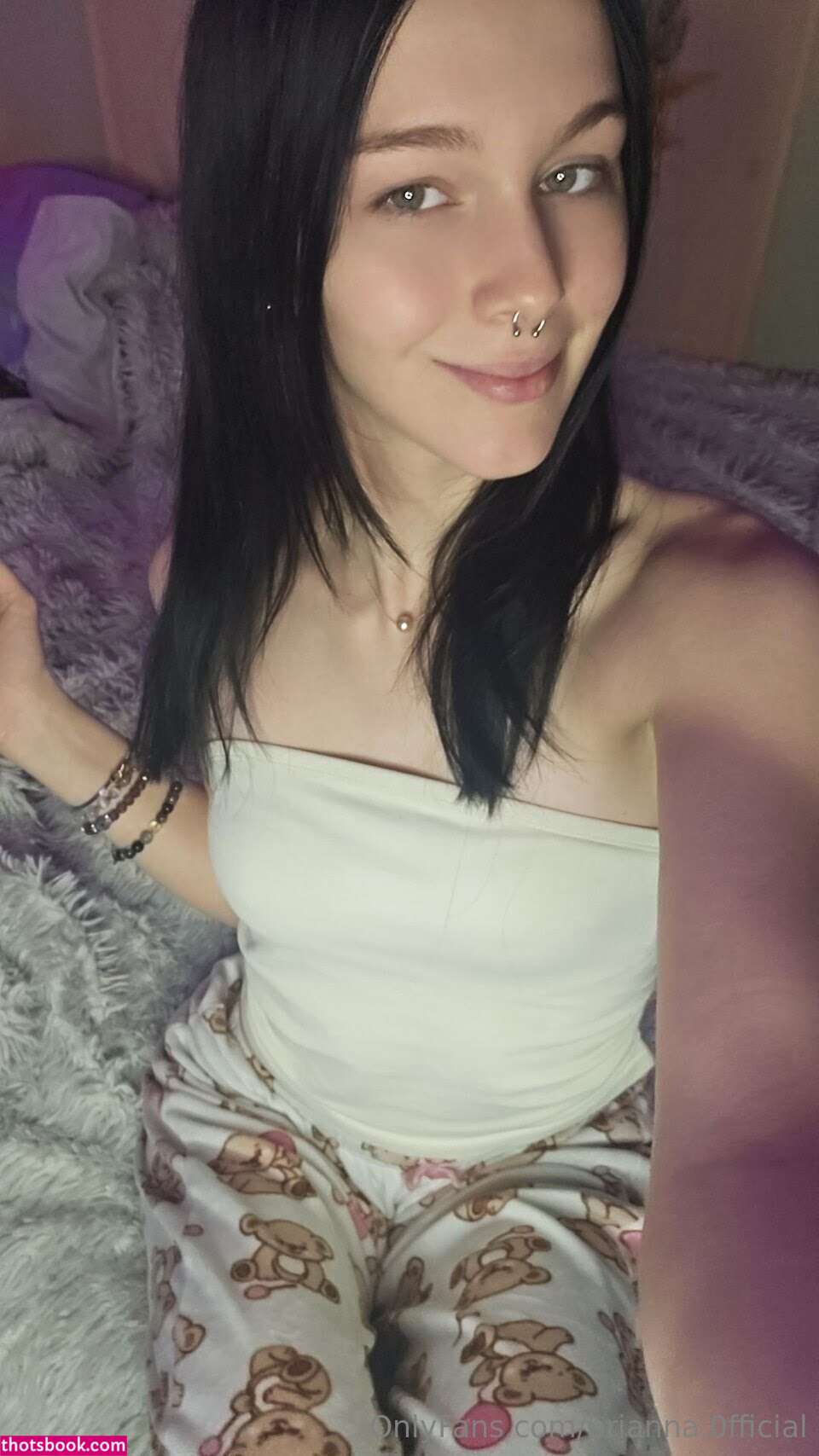 Brianna Official Photo #2